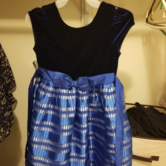 GIRLS SPECIAL OCCASION DRESS SZ 8 - Picture 2 of 2